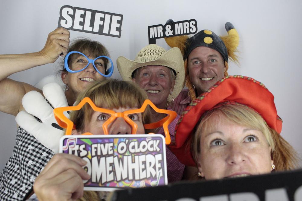 Lisa's 50th Birthday  | View more photos from the event at gallery.myphotoboothexperience.co.uk/u/MyPhotoBoothExperienceLtd/Lisas-50th-Birthday